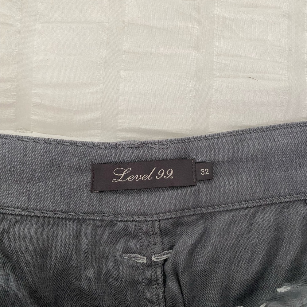 Level 99 Gray Shorts Relaxed Fit size 32 - Picture 3 of 4